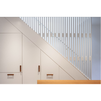 Rangement sous escalier Armoire sur mesure de qualité supérieure Conception sur mesure Chambre irrégulière Maximiser l'espace Armoire intérieure sur mesure