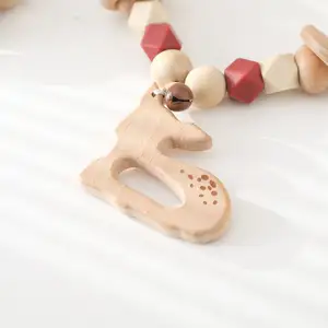2024 nuevos productos bebé juguete de madera ganchillo ciervo Animal Clip cochecito personalizado cadenas juguete para cochecito de bebé cadena