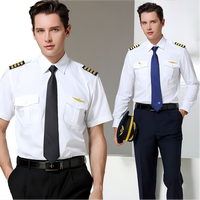 Cette chemise d'été blanche à manches courtes sert de uniforme pour les pilotes, les hôtesses de l'air, les capitaines masculins et le personnel de sécurité des biens