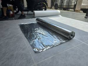 Film PE anti-haute et basse température Membrane d'étanchéité au bitume modifié auto-adhésif - Product Image 5