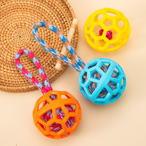 Brinquedo de corda para animais de estimação, bola de brinquedo TPR interativa para cães e gatos, resistente a mordidas, para limpeza e treinamento dos dentes - Product Image 3