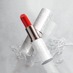 Contenants de baume à lèvres en tube métallique de luxe, tubes à lèvres personnalisés en métal, étuis à lèvres en aluminium de luxe - Product Image 1