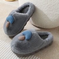 Chaussons en peluche 3D en forme de champignon, chauds et moelleux pour l'hiver, à bout fermé, antidérapants, à semelle épaisse, pour la maison et la chambre