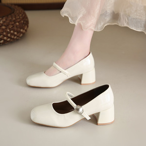 Zapatos de Tacón Medio con Adornos de Perlas Vintage, Zapatos de Moda de Cuero de Alta Calidad, MOQ Bajo para Mujer Elegante, Zapatos de Primavera/Verano - Product Image 3