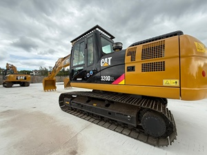 Excavadora hidráulica de cadenas CAT 320D2L de 20 toneladas usada en buen estado para trabajos de terraplenes y construcción - Product Image 1
