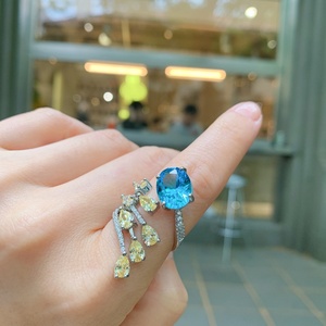 เครื่องประดับแฟชั่น แหวนเปิดรูปวงรีทองแดงรักษ์โลก ขนาด 10*12 มม. ประดับเพชรคิวบิกเซอร์โคเนียเลียนแบบพลอยสีน้ำเงิน สำหรับผู้หญิง - Product Image 1