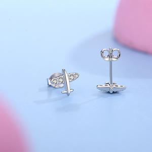 Pendientes de Plata de Ley S925 con Circonita Redonda y Diseño de Mini Avión, Versión en Cobre Personalizable - Regalo Creativo para Mujeres - Product Image 4