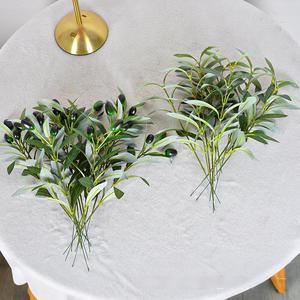 Feuille d'<span class=keywords><strong>olivier</strong></span> incurvée à une branche W-A0104 feuille d'eucalyptus à feuille d'or fleur artificielle pour les arrangements de décoration de la maison de mariage - Product Image 4