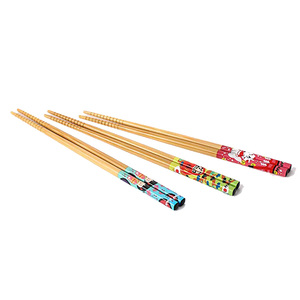 Baguettes carbonisées en bambou à impression personnalisée coffret <span class=keywords><strong>cadeau</strong></span> avec boîte <span class=keywords><strong>cadeau</strong></span> de mariage <span class=keywords><strong>japonais</strong></span> au design moderne pour enfants pour le dîner et l'école - Product Image 1