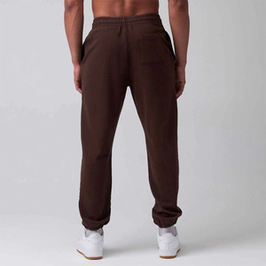Pantalon de jogging pour homme, design personnalisé, coupe ajustée et moderne, avec poches latérales - Product Image 3