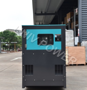 Groupe électrogène silencieux triphasé 60 kVA 50/60 Hz refroidi par eau, portable, pour alimentation de secours et utilisation critiques - Product Image 2
