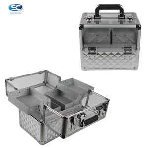 Estuche de tren de aluminio <span class=keywords><strong>transparente</strong></span> de estilo Vintage profesional Estuche de tocador de panel de acrílico <span class=keywords><strong>transparente</strong></span> grande para <span class=keywords><strong>maquillaje</strong></span> Hecho ABS duradero - Product Image 1