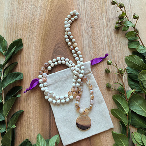 <span class=keywords><strong>Mala</strong></span> en citrine avec pendentif en onyx fleuri, 108 perles <span class=keywords><strong>de</strong></span> méditation nouées à <span class=keywords><strong>la</strong></span> main, collier <span class=keywords><strong>de</strong></span> yoga en cristaux <span class=keywords><strong>de</strong></span> guérison, cadeau JapaMala - Product Image 1
