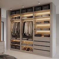 Système de dressing ouvert sur mesure de luxe avec éclairage LED interne intelligent pour la décoration résidentielle haut de gamme