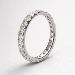 Anillo de Platino con Diamantes de Diseño para Mujer, con un Look Moderno y Elegante, Joyería Fina para la Colección Nupcial, Celebración de Aniversario - Product Image 4