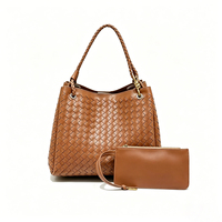 Sac fourre-tout de luxe pour femme en PU tressé à la main avec trois sangles et chaîne, capacité 2-2,9 L, multicolore, tendance