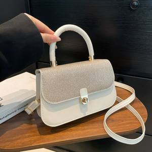 Bolso de hombro para mujer de nuevo estilo a la moda, fiesta para mujer brillante para bolso cruzado, bolso cuadrado pequeño - Product Image 3