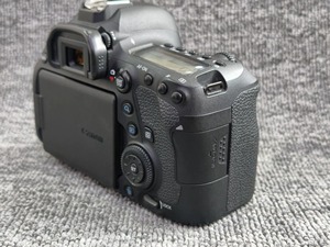 Appareil photo numérique reflex moyen format 26,5 MP, vidéo HD, 90 % neuf, modèle <span class=keywords><strong>6D</strong></span> <span class=keywords><strong>Mark</strong></span> II (boîtier uniquement) - Product Image 4