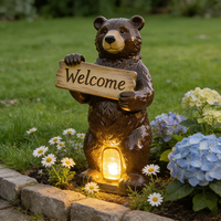 Décoration de festival, jardin, maison, cour, panneau de bienvenue, figurine personnalisée en résine, statue d'ours animal sur pied tenant des cartes, ornement de pelouse solaire