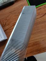 Dissipateur thermique en aluminium à ailettes rainurées haute performance pour le refroidissement et les unités d'alimentation