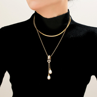 Collier empilable avec pendentif en perles d'imitation, fermoir classique tendance, logo personnalisé et pompon, bijoux