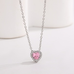 Ensemble de bijoux en <span class=keywords><strong>argent</strong></span> sterling 925 avec zircone cubique fine pour femme : bracelet à breloques, bague cœur rose, boucles <span class=keywords><strong>d</strong></span>'oreilles et <span class=keywords><strong>collier</strong></span> cœur <span class=keywords><strong>d</strong></span>'amour - Product Image 3