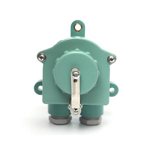 Enchufe de Corriente de Dos Clavijas para Yates Modelo 792856 con 5 Tomas de CA y 4 Puertos USB Estándar IP44 Disponible en Stock - Product Image 1