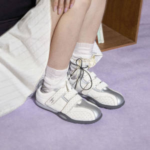 รองเท้าลำลองผ้าไมโครไฟเบอร์กันหนาวสำหรับผู้หญิง, รุ่นใหม่รองเท้าผ้าใบส้นเตี้ยน้ำหนักเบามีจุดสมดุลลายคลื่นฤดูใบไม้ร่วง ~ 2026 - Product Image 3