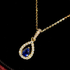 Ciondolo a Goccia con Zaffiro in Oro Massiccio 18K con Diamanti Incastonati, Gioiello Classico da Sposa per Donna - Product Image 1