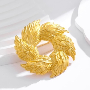 <span class=keywords><strong>Broche</strong></span> vintage en alliage doré en forme de couronne de branches d'<span class=keywords><strong>olivier</strong></span>, élégante épingle de revers en forme de feuille pour accessoire de costume ou de pull - Product Image 5