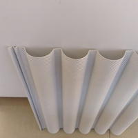 Plafond en aluminium perforé imperméable incurvé pour la décoration intérieure, ventilé, vente chaude, plafond suspendu à cellules ouvertes