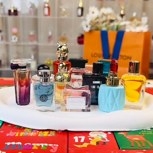 Serie de Mini Perfumes de Lujo, Set de Frascos de 5ml, Fragancia Picante Ecológica de Larga Duración para Mujer, Spray de Viaje en Formato Roll-On - Product Image 5