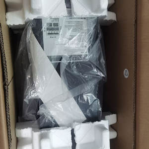 เครื่องสำรองไฟฟ้า APC Schneider SMT3000I-CH UPS 3000VA 2700W หน้าจอ LCD 230V พร้อมแบตเตอรี่ตะกั่วกรด APC Smart UPS พร้อมแบตเตอรี่ในตัว RBC55 - Product Image 6