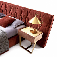 Cadre de lit d'hôtel capsule grand lit double queen size esthétique italienne lits rembourrés avec matelas pour enfants