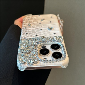 Étui de téléphone portable antichoc en similicuir d'alligator de luxe léger orné de strass faits à la main pour les modèles 16 <span class=keywords><strong>Pro</strong></span> Max 14/13 - Product Image 4