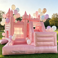 Château gonflable rose romantique pour filles, idéal pour anniversaires, mariages, locations commerciales et aires de jeux gonflables.