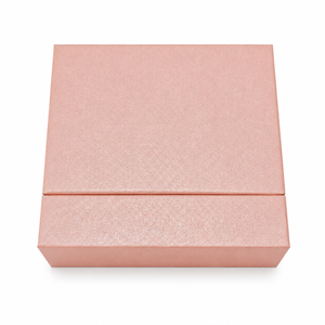 Caja de Joyería Rectangular Rosa Ecológica con Cajón Interior de Satén, Elegante Logotipo Dorado en Relieve para Guardar Anillos y Pendientes - Product Image 2