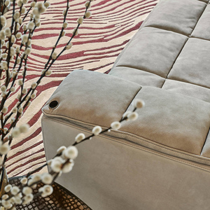 Divano Sezionale Moderno a Tre Posti in Vera Pelle con Base in Acciaio Inossidabile, Trapuntatura a Griglia Segmentata, Bottoni e Texture Goffrata - Product Image 3