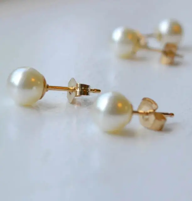 Zooying Minimalist Hot Sale Women's Pearl Earring Stud Stainless Steel Natural Shell Pearl Earring Stud