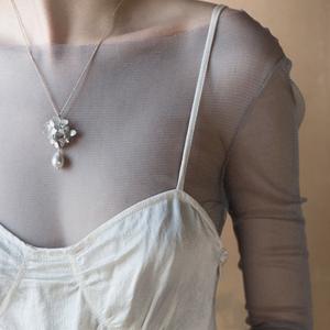 Ensemble collier et bracelet en argent pur S925, élégant, fleur à quatre feuilles française avec zircon, luxe léger, cadeau doux pour femmes - Product Image 1