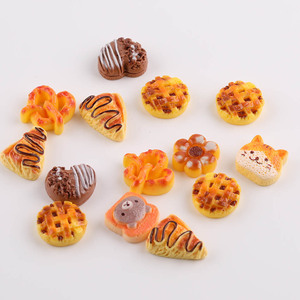 Accesorios de Resina para Joyería DIY con Diseño de Galletas Simuladas, Decoraciones para Carcasas de Teléfono con Estilo de Dibujos Animados en Colores Variados - Product Image 5