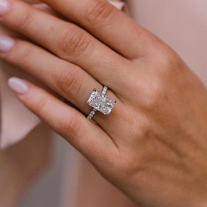 Anillo Rectangular de Plata de Ley 925 con Diamante Moissanita Brillante de 4 Quilates, Corte Radiante, Joyería de Lujo para Mujer - Product Image 6