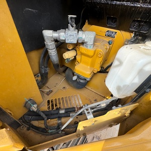 Excavatrice hydraulique sur chenilles Caterpillar CAT307.5 avec peu d'heures de fonctionnement, durable et très vendue, adaptée à l'agriculture et aux ménages - Product Image 3