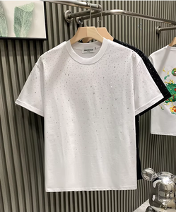T-shirt da uomo a maniche corte con strass termoadesivi effetto cielo stellato, nuovo top estivo versatile e di tendenza, vestibilità slim - Product Image 3