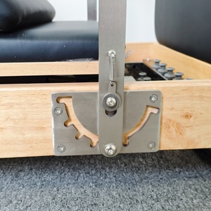 Machine de Pilates Reformer pliable en bois de chêne de qualité supérieure pour un entraînement complet du corps - Product Image 3