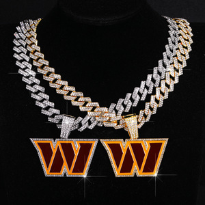 Collier Hip Hop avec pendentif lettre logo W des Washington Commanders, plaqué or 18 carats, style tendance et serti de pierres, chaîne maille cubaine, pour fans de la NFL - Product Image 1