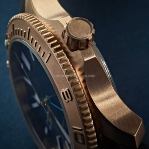 Reloj de Lujo GMT para Hombre, Caja de Bronce, Automático, Superluminoso, Mecánico - Product Image 4