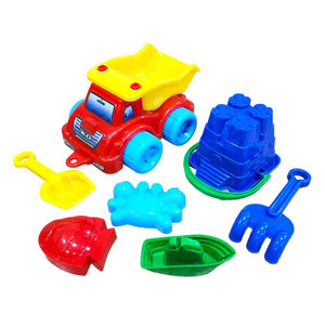 Camion benne 1004-3 avec benne, pelle et râteau, et trois figurines emballées en filet - Product Image 1