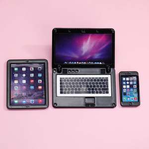 Set di 3 Pezzi Giocattolo per Casa delle Bambole: Telefono Cellulare, Tablet e Laptop in Miniatura con Vernice a Forno in Lega di Zinco, Accessori per Bambole Americane - Product Image 6