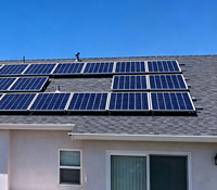 Système de fixation de tuiles solaires sur mesure pour toiture, adapté aux résidences, avec support réglable et kit de rail en aluminium.